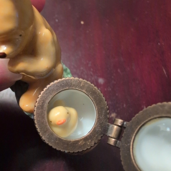 Winnie The Pooh Figurine with Easter Egg - Picture 6 of 6